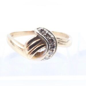 Helzberg 10k HDS 6 Diamond Swirl Ring